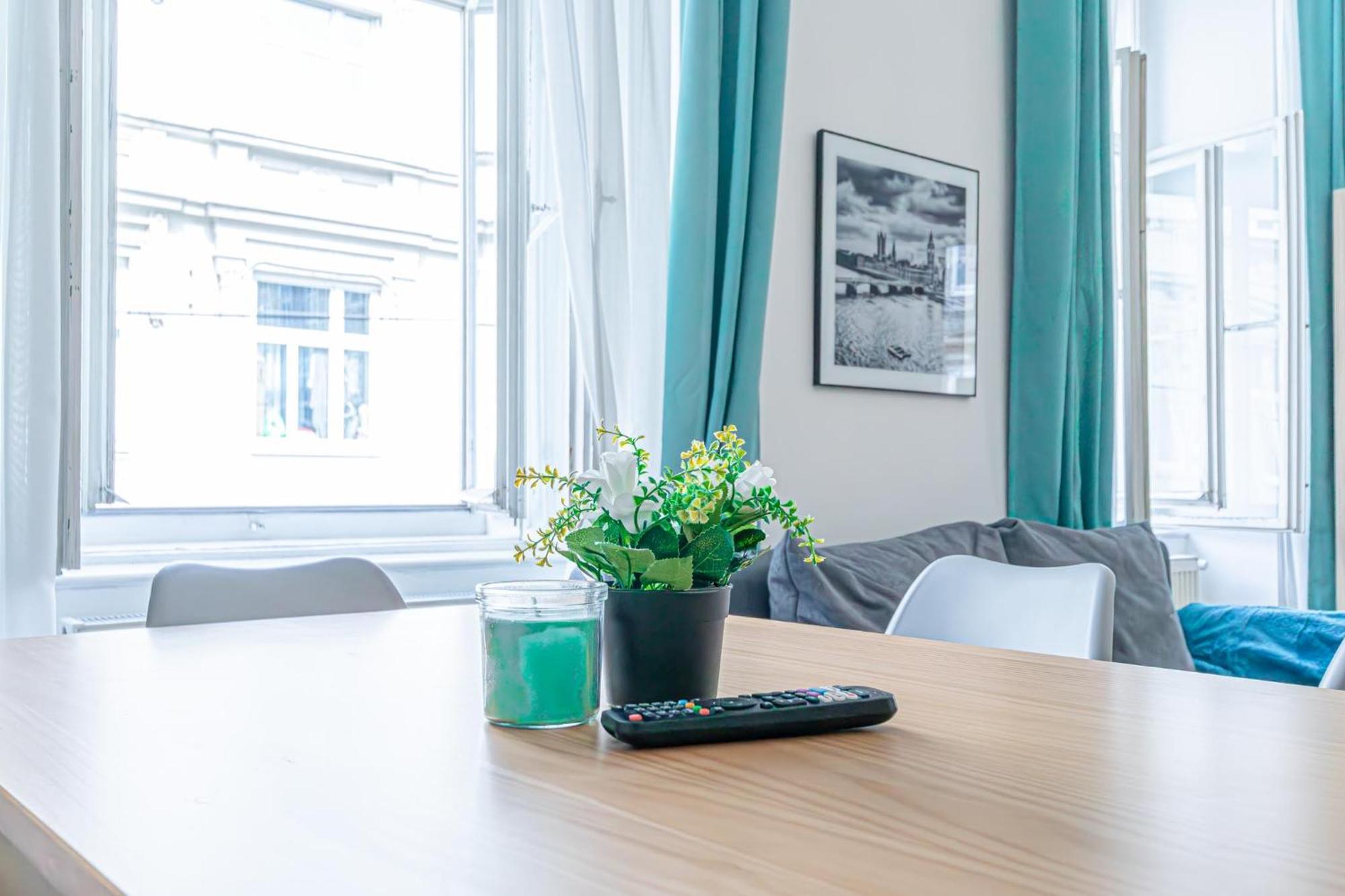 Superior 2Br Apartment - Perfect For Longstays فيينا المظهر الخارجي الصورة